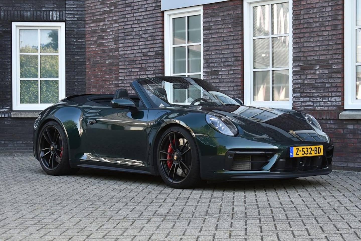 Porsche 911 Cabrio - 3.0 Carrera GTS - LIFT - PTS - Approved Wij zijn op afspraak geopend! Graag bellen voor uw - AutoWereld.nl