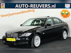 BMW 3-serie - 325xi xDrive Panorama / Opendak / Navigatie / Cruise / PDC / Bluetooth