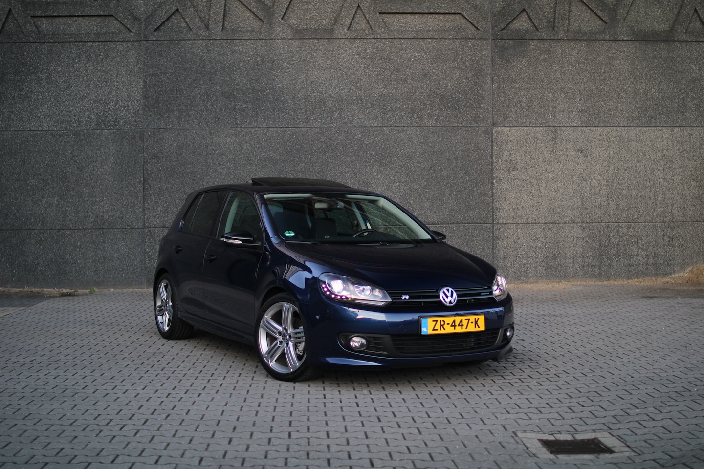 Volkswagen Golf - 1.4 TSI R-Line Edition Pano | keyless | B&O | sportonderstel | R interieur - AutoWereld.nl