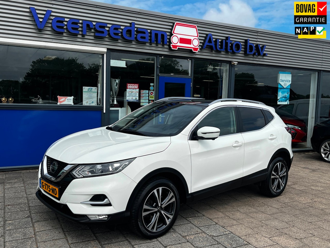 Nissan Qashqai - 1.3 DIG-T 140 pk N-Connecta, panodak, trekhaak - AutoWereld.nl