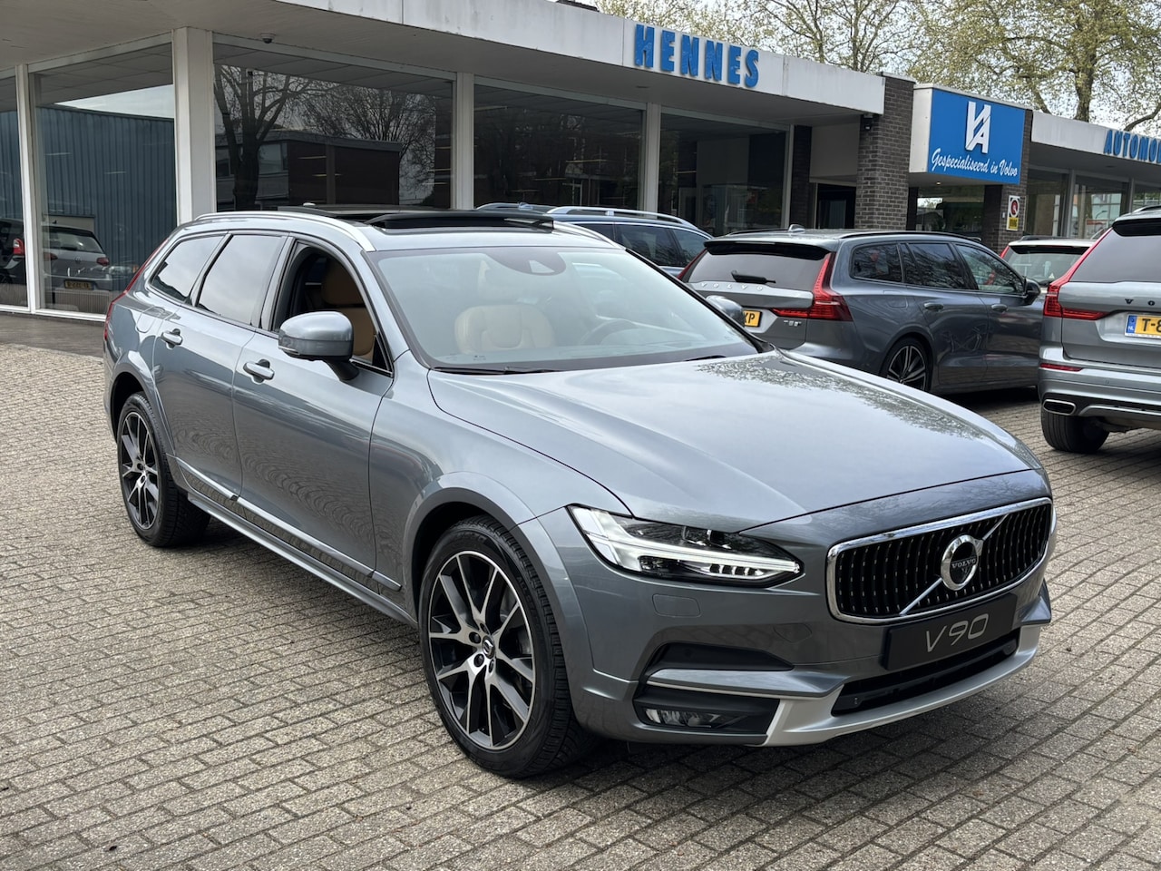 Volvo V90 Cross Country - T5 AWD Pro HeadUp Luchtvering MASSAGE DAB - AutoWereld.nl