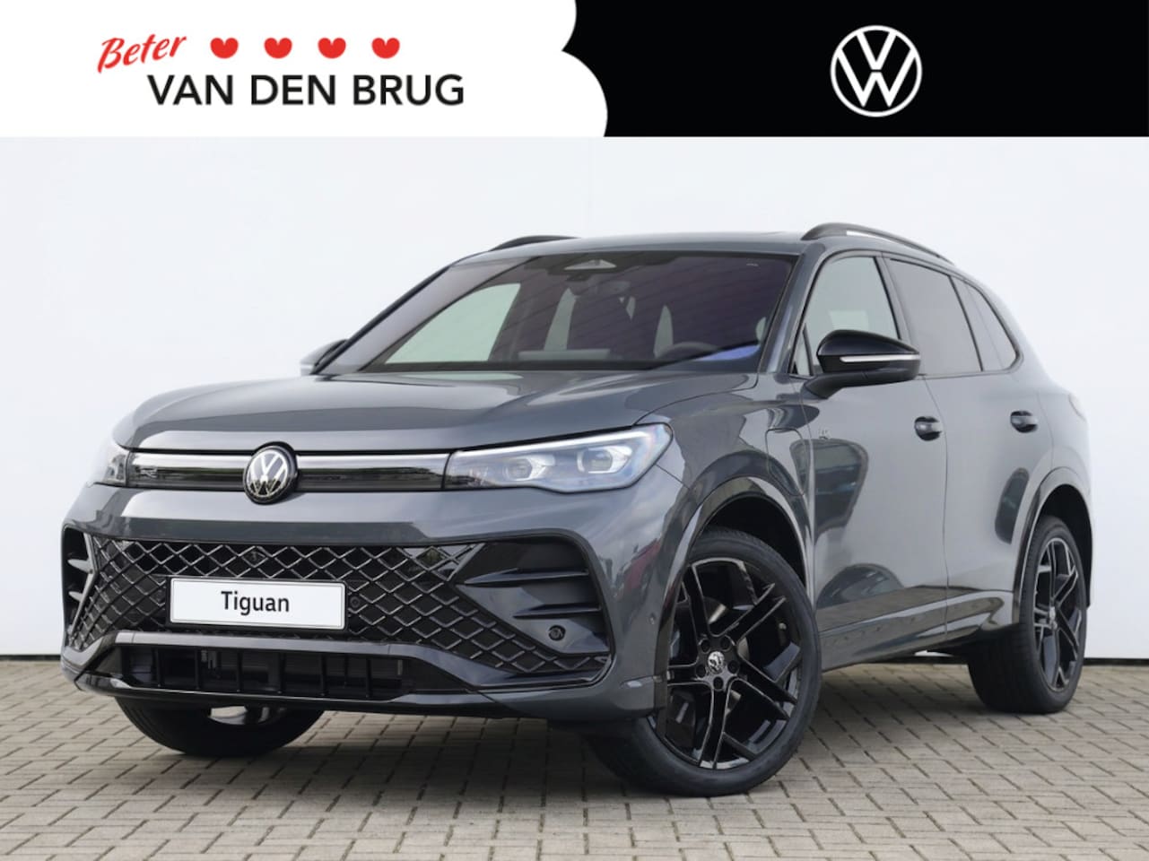 Volkswagen Tiguan - R-Line Edition 1.5 eHybrid 272 PK | Navigatie | Trekhaak | LED Matrix | Panoramadak | Blac - AutoWereld.nl