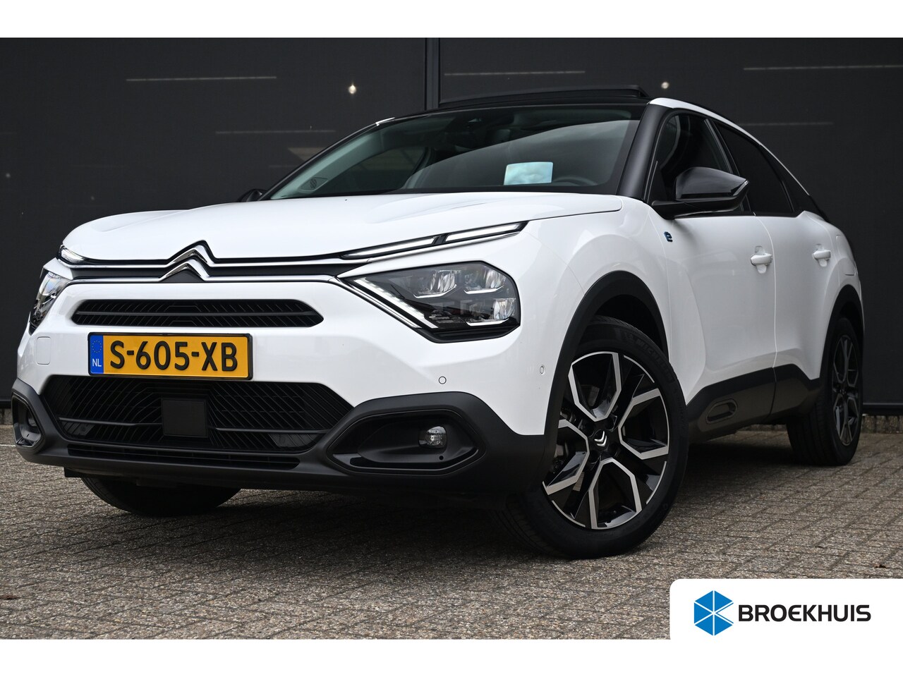 Citroën Ë-C4 - Shine Pack Business 50 kWh 3 Fase 96,9%SOH! | Schuif-/Kanteldak | Elektr. Stoelen | Vol-Le - AutoWereld.nl