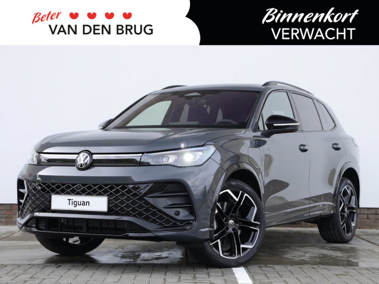 Volkswagen Tiguan - R-Line Edition 1.5 eHybrid 272 PK | Navigatie | Trekhaak | LED Matrix | Harman Kardon | Bl - AutoWereld.nl