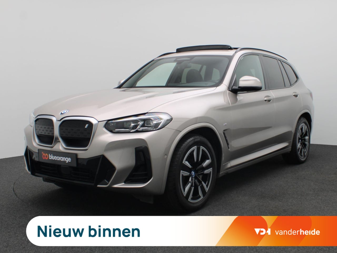 BMW iX3 - Executive 80 kWh 286PK Aut. M-Sport, Trekhaak, Panoramadak, Adaptieve Cruise Control, Acht - AutoWereld.nl