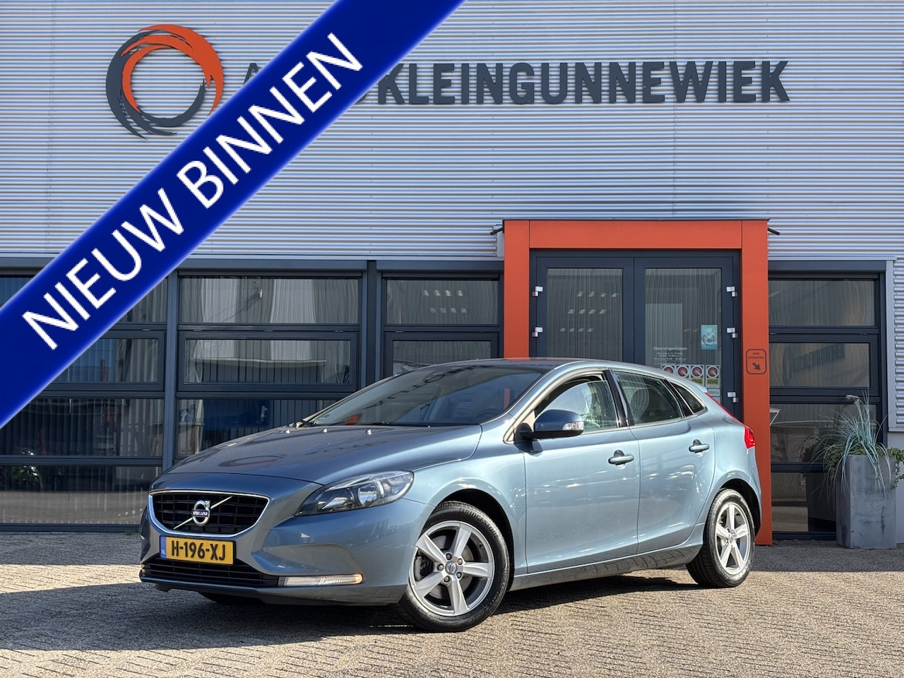Volvo V40 - 1.6 T3 Kinetic / Trekhaak / Zomer + Winterset / Stoelverwarming / Cruise Control / - AutoWereld.nl