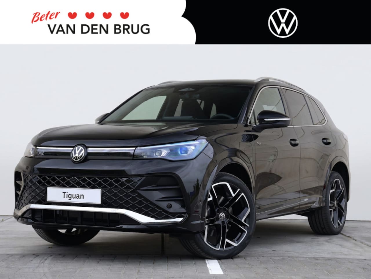 Volkswagen Tiguan - R-Line Edition 1.5 eHybrid 272 PK | Navigatie | LED Matrix | Trekhaak | Panoramadak | - AutoWereld.nl
