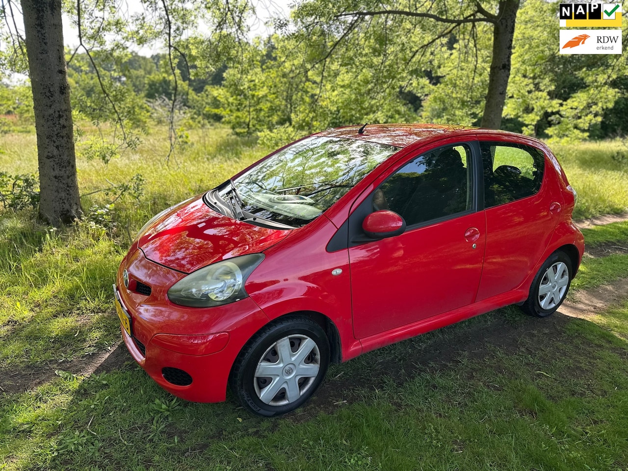Toyota Aygo - 1.0-12V Comfort APK 10-07-2027 - AutoWereld.nl