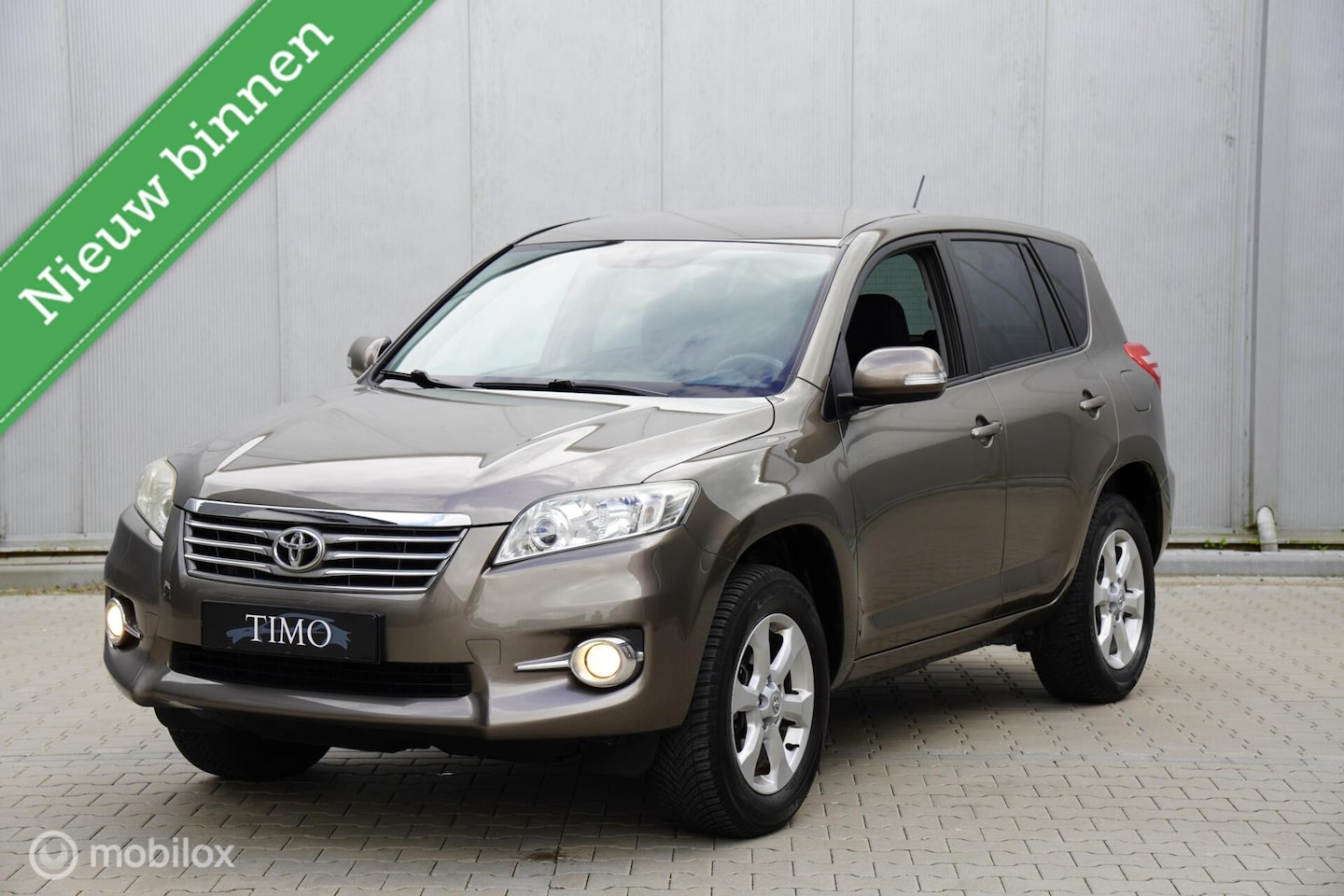 Toyota RAV4 - 2.0 VVTi Dynamic 2WD 2000 KG Trekgewicht 6 versnellingen - AutoWereld.nl