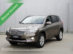 Toyota RAV4 - 2.0 VVTi Dynamic 2WD 2000 KG Trekgewicht 6 versnellingen