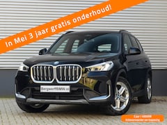 BMW iX1 - xDrive30 - Trekhaak - Driving + Parking Ass - Stoelverwarming - Adaptief onderstel