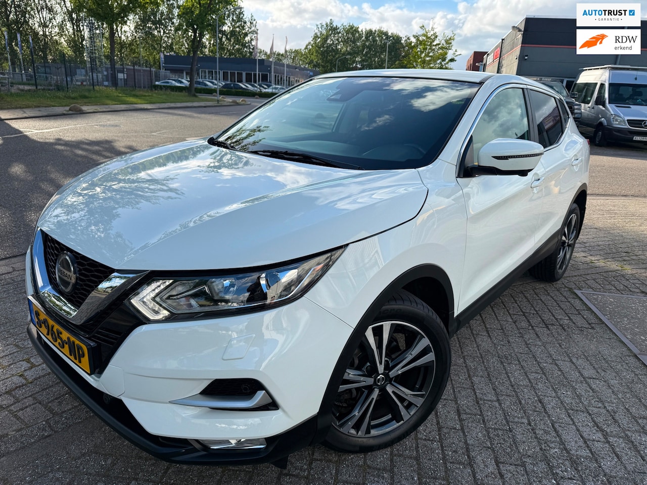 Nissan Qashqai - 1.3 DIG-T 2019 N-CONNECTA AUTOMAAT 360-CAM NAVI 18-INCH - AutoWereld.nl