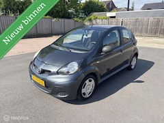 Toyota Aygo - 1.0-12V Access 2011 NIEUWE KOPPELING