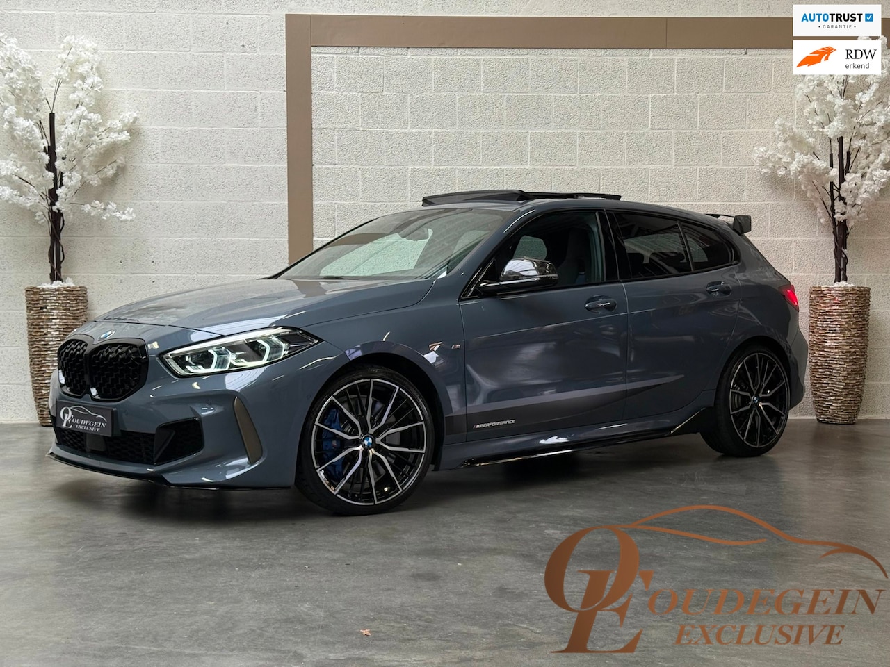 BMW 1-serie - M135i xDrive High Executive Edition / Performance / Forged Carbon / Head-Up / Pano / Carpl - AutoWereld.nl