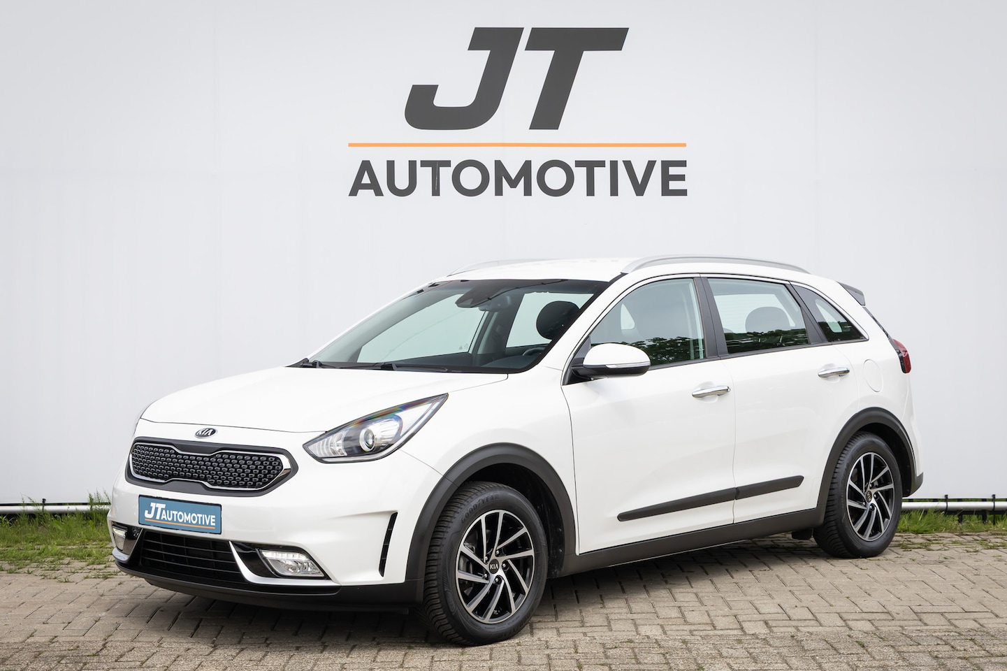 Kia Niro - 1.6 GDi Dynamicline NLAUTO Trekhaak | Camera | half ledere bekleding | Carplay | Cruise Co - AutoWereld.nl
