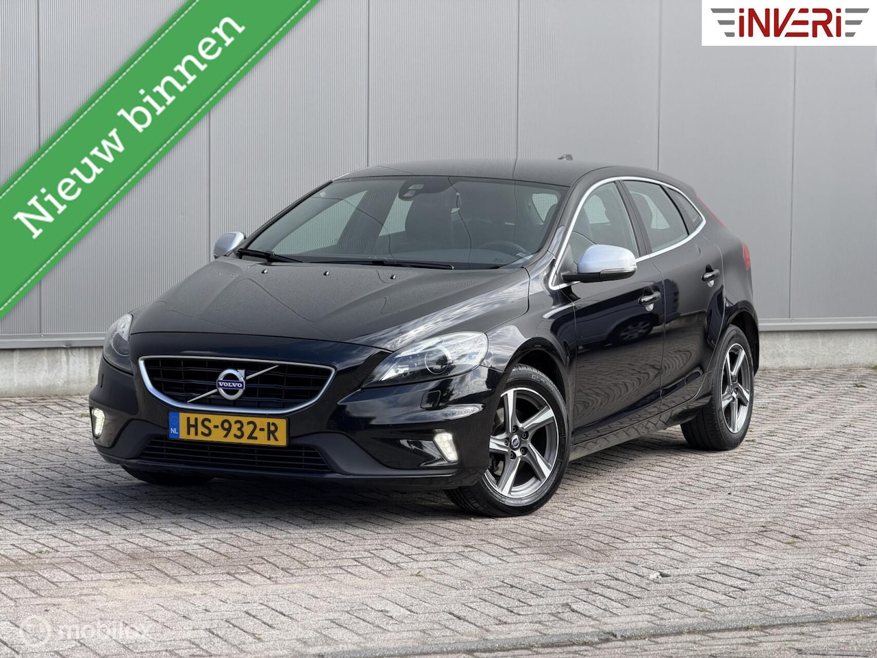 Volvo V40 - 2.0 D2 R-Design | Stoelverwarming | Navi | Airco - AutoWereld.nl