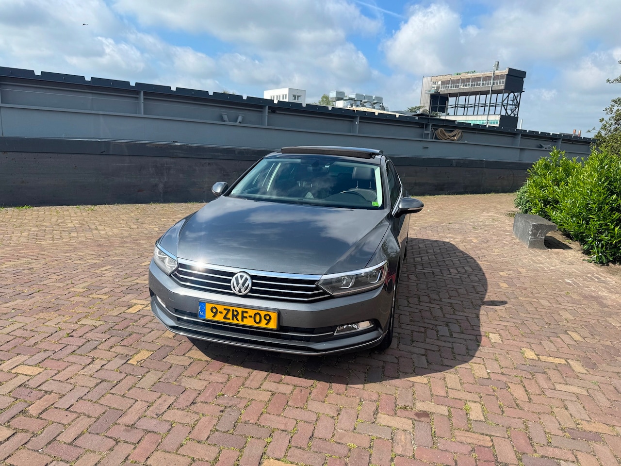 Volkswagen Passat - 1.6 TDI Business Edition R AUTOMAAT EXPORT! - AutoWereld.nl