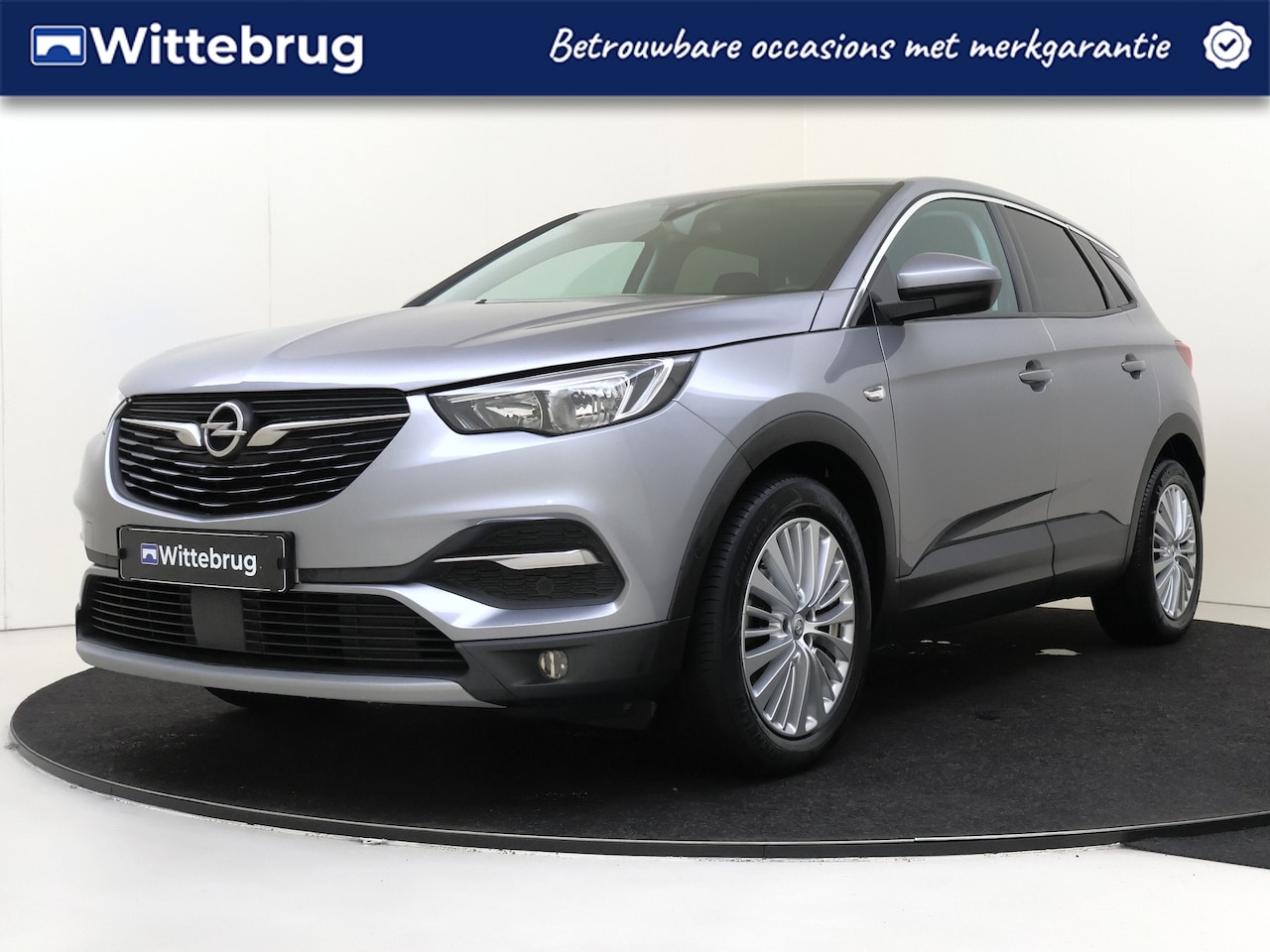 Opel Grandland X - 1.2 Turbo Innovation Navigatie | Keyless entry | Elektrische achterklep - AutoWereld.nl