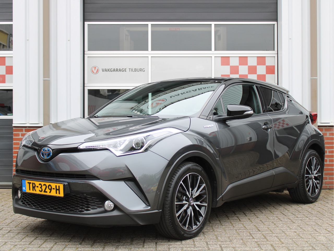 Toyota C-HR - 1.8 Hybrid Dynamic Automaat /NAVI/ACC/Camera/PDC/Stoelverw./LED/JBL Sound/Lane assist/DAB+ - AutoWereld.nl