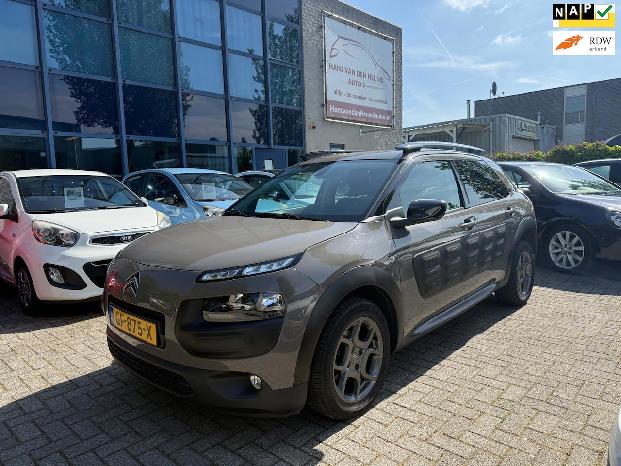 Citroën C4 Cactus - 1.2 PureTech Shine Navi, Trekhaak, APK 05/27 - AutoWereld.nl