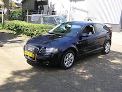 Audi A3 - 1.6 FSI Attraction nap pas airco nieuwe apk