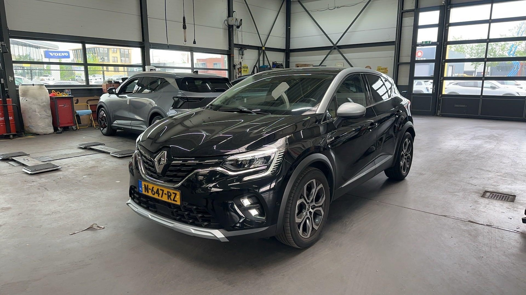 Renault Captur - 1.3 TCe EDC 130 Intens | Full map Navigatie | Trekhaak - AutoWereld.nl