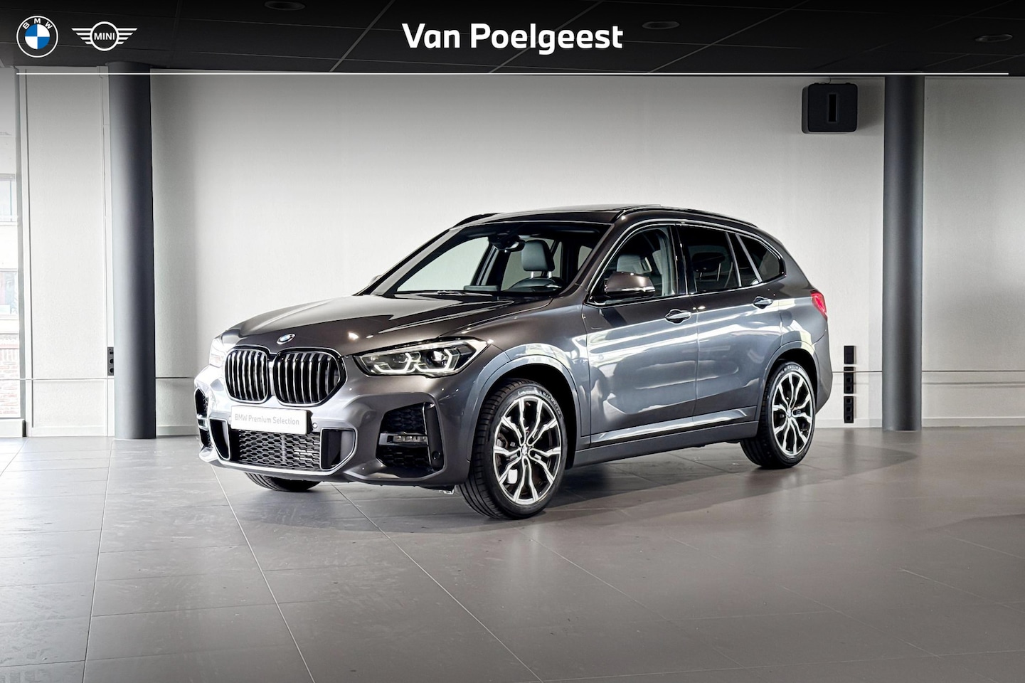 BMW X1 - sDrive20i Business Edition Plus | M Sport | Glazen Panoramadak | Stoelverwarming | Achteru - AutoWereld.nl