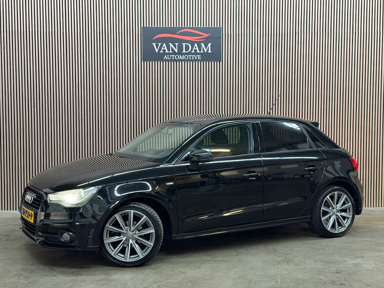 Audi A1 Sportback - 1.2 TFSI S-Line 2014 XENON STOELVERW PDC - AutoWereld.nl