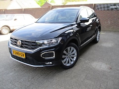 Volkswagen T-Roc - 1.5 TSI 150pk 7-DSG Sport Virtual/Navi/ACC/Stoelver/Climate/Stuurwielver/Trekhaak