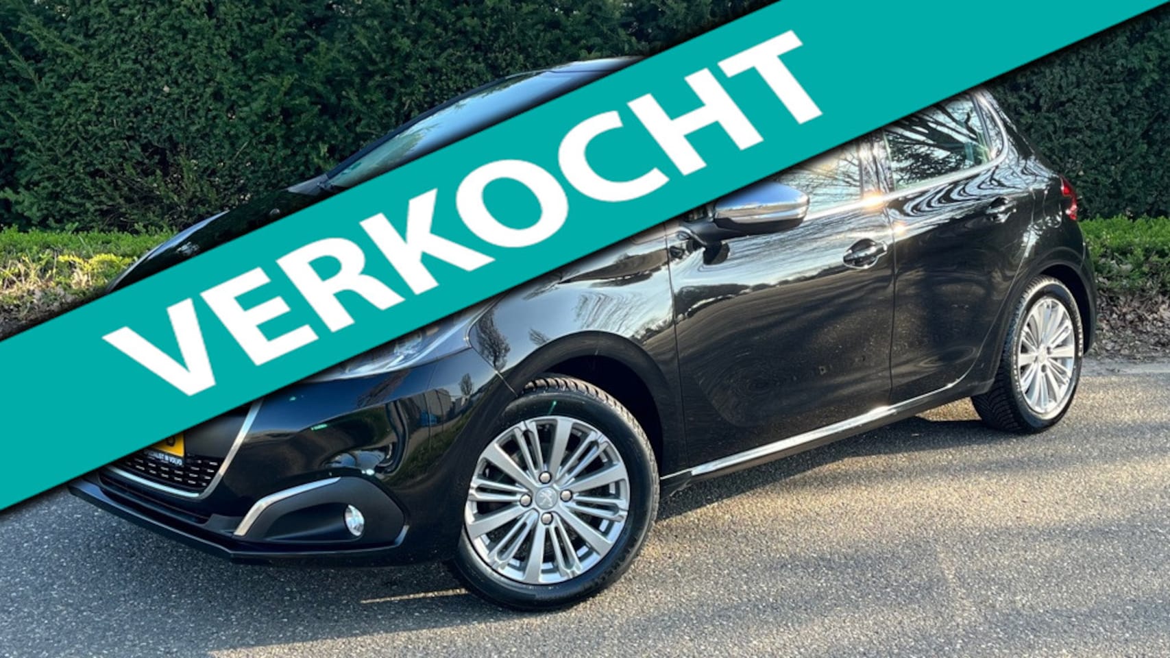 Peugeot 208 - 1.2 PureTech Blue Lease Premium l CarPlay l Clima l - AutoWereld.nl