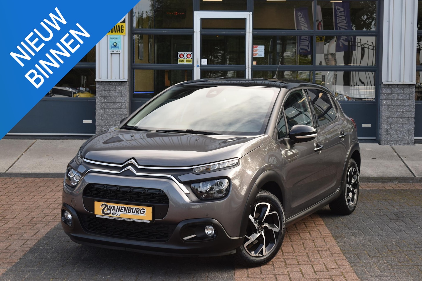 Citroën C3 - 1.2 PureTech C-Series Navi Airco Camera 110PK Km 60.500!! - AutoWereld.nl