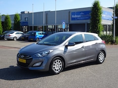Hyundai i30 - 1.6 GDI i-Drive Cool Plus Airco Cruise Control