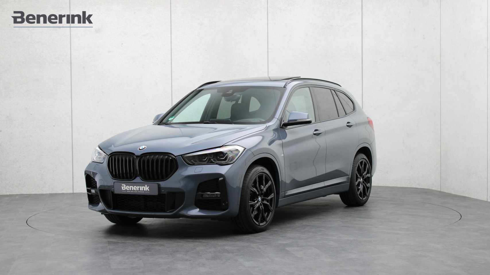 BMW X1 - sDrive18i M-Sport | Head-up | Panoramadak | Trekhaak | Driving Assistant Plus | Achteruitr - AutoWereld.nl