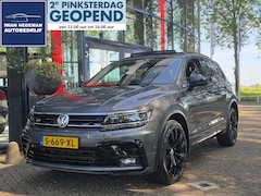 Volkswagen Tiguan - 2.0 TSI 230PK 4Motion Highline Business R-Line AUTOMAAT | Wegkl. Trekhaak | Panoramadak |
