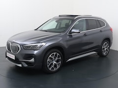 BMW X1 - sDrive20i High Executive | 178 PK | Automaat | Trekhaak | Panoramadak | Lederen bekleding