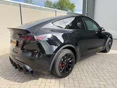 Tesla Model Y - Long Range