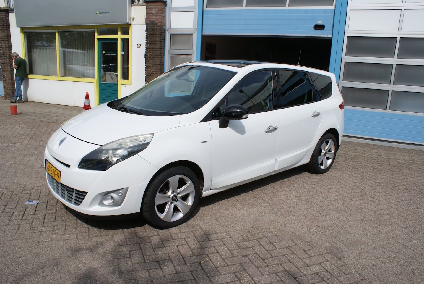 Renault Grand Scénic - 2.0 Bose automaat - AutoWereld.nl
