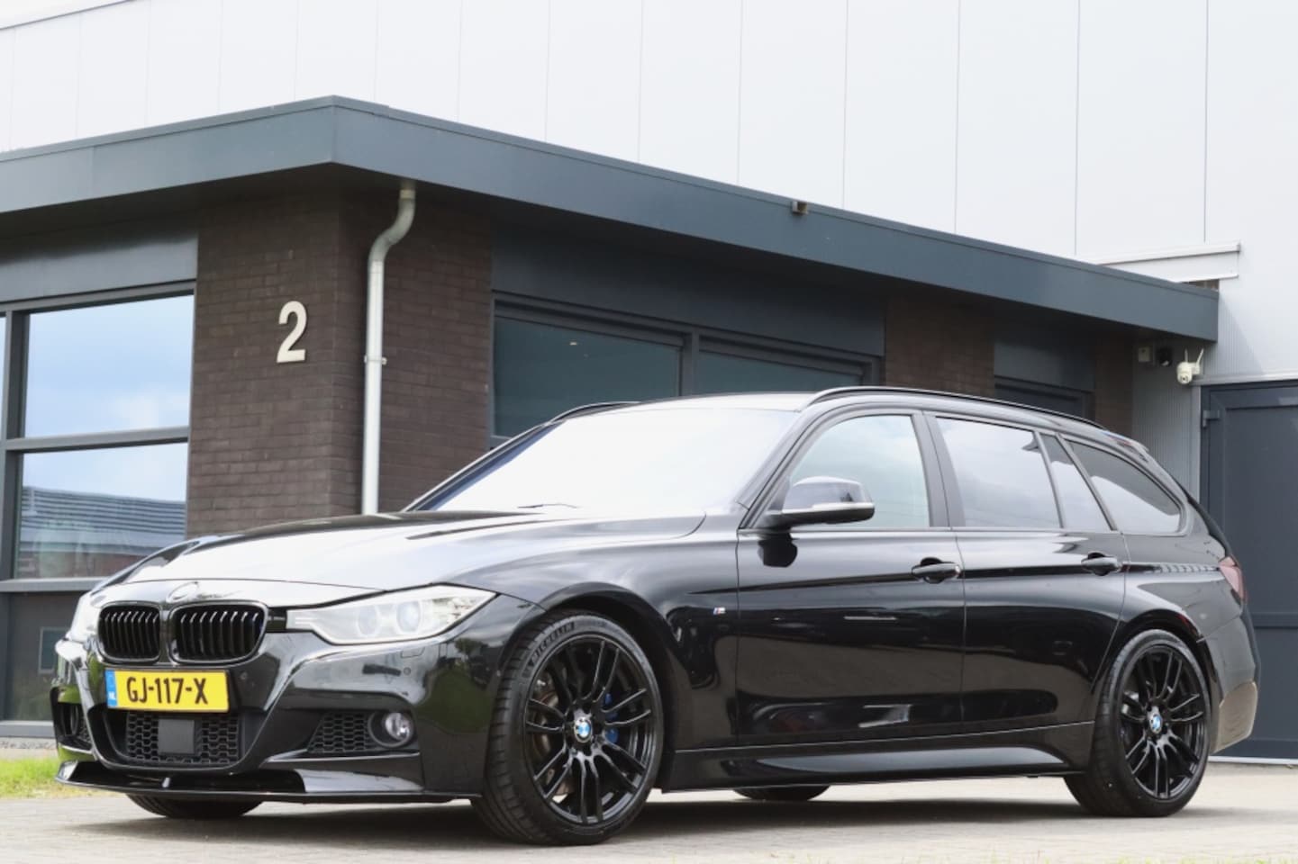BMW 3-serie Touring - 330d M Sport 19 inch Leder Head-Up Trekhaak - AutoWereld.nl