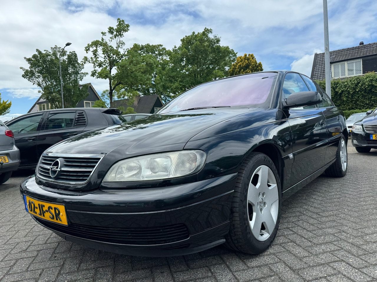 Opel Omega - 2.2i-16V Business Edition Automaat,Apk 29/4/27,Nap - AutoWereld.nl