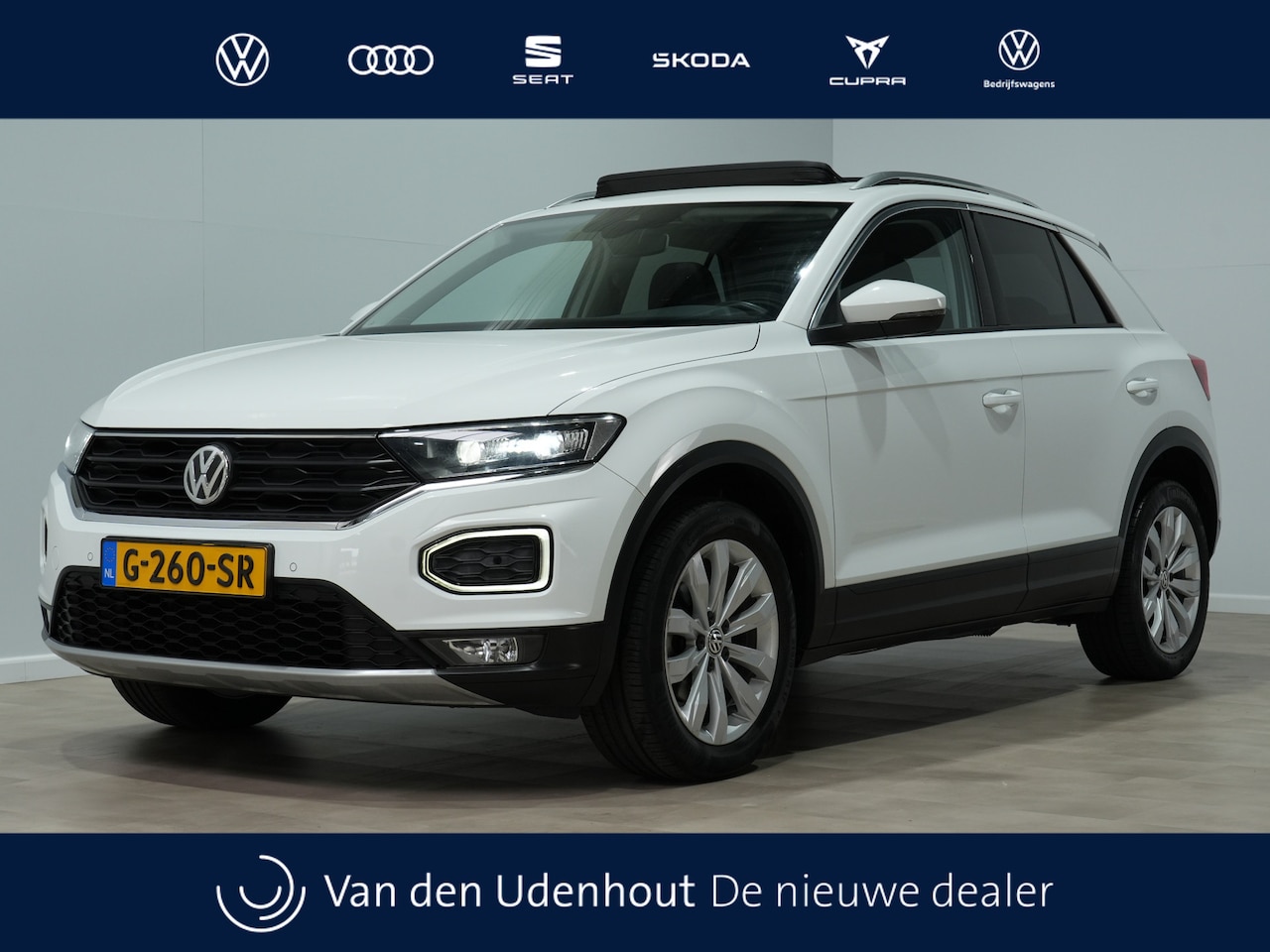 Volkswagen T-Roc - 1.0 TSI Style | Trekhaak | Panorama | Full-LED | Navi - AutoWereld.nl