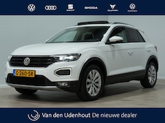 Volkswagen T-Roc - 1.0 TSI Style | Trekhaak | Panorama | Full-LED | Navi