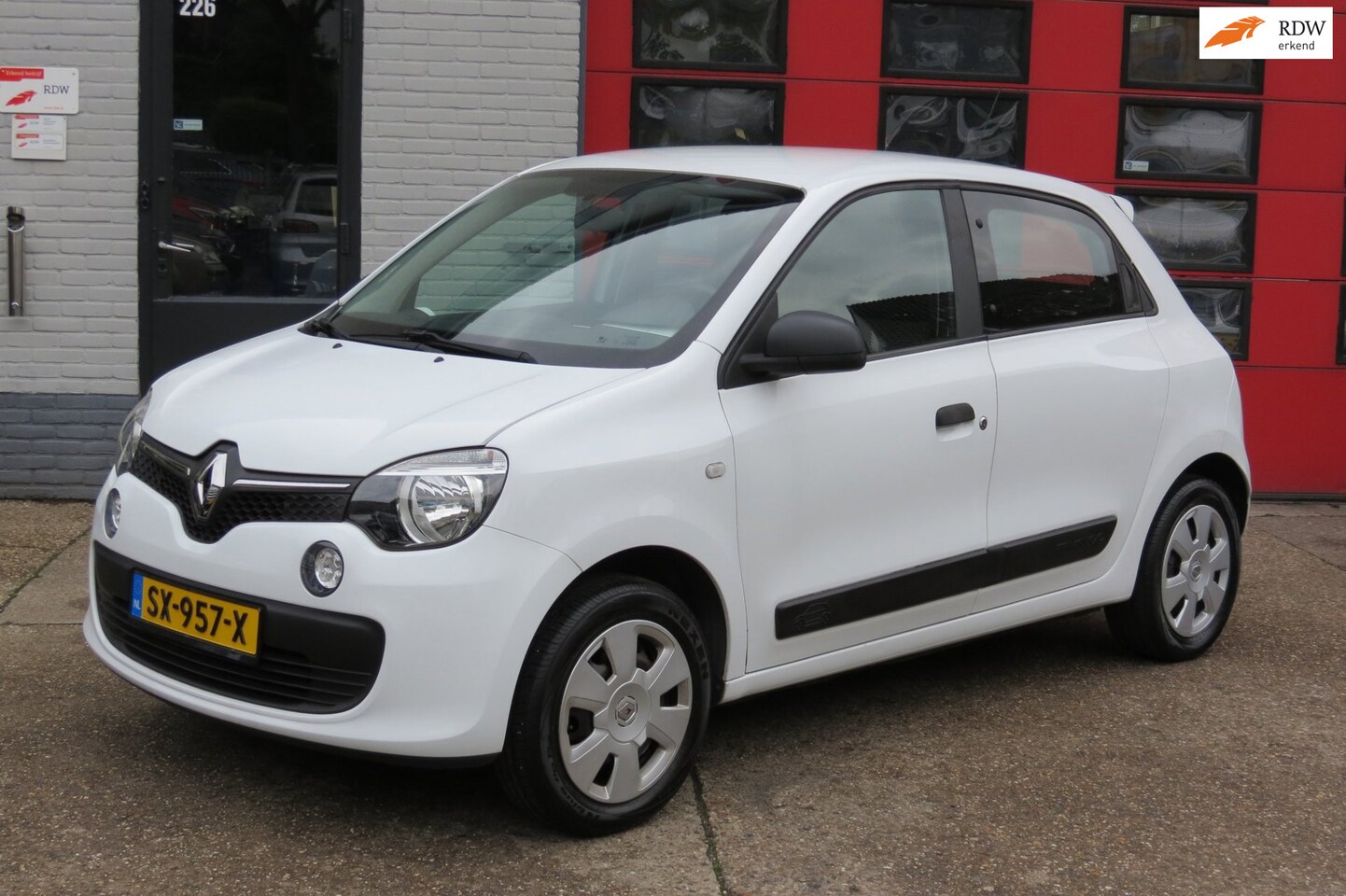 Renault Twingo - 1.0 SCe Expression 1.0 SCe Expression , 43.000 KM - AutoWereld.nl