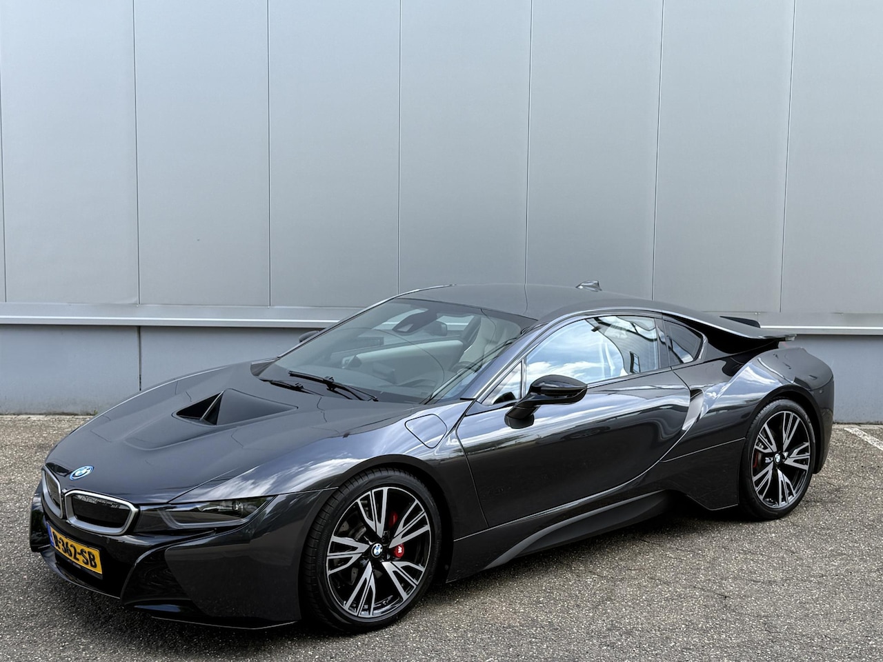 BMW i8 - 1.5 First Edition Plug In Hybrid Automaat 20 Inch Harman Kardon 360 Camera Leder Navi - AutoWereld.nl