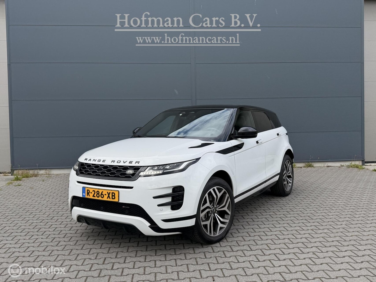 Land Rover Range Rover Evoque - 1.5 P300e AWD R-Dynamic SE | Trekhaak 1600KG| Plug-in Hybrid | 309 PK | 12/2022 | 132.919 - AutoWereld.nl