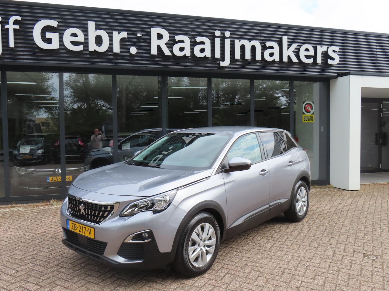 Peugeot 3008 - 1.2 PureTech 130pk Active*Navi*ECC*Trekhaak* - AutoWereld.nl