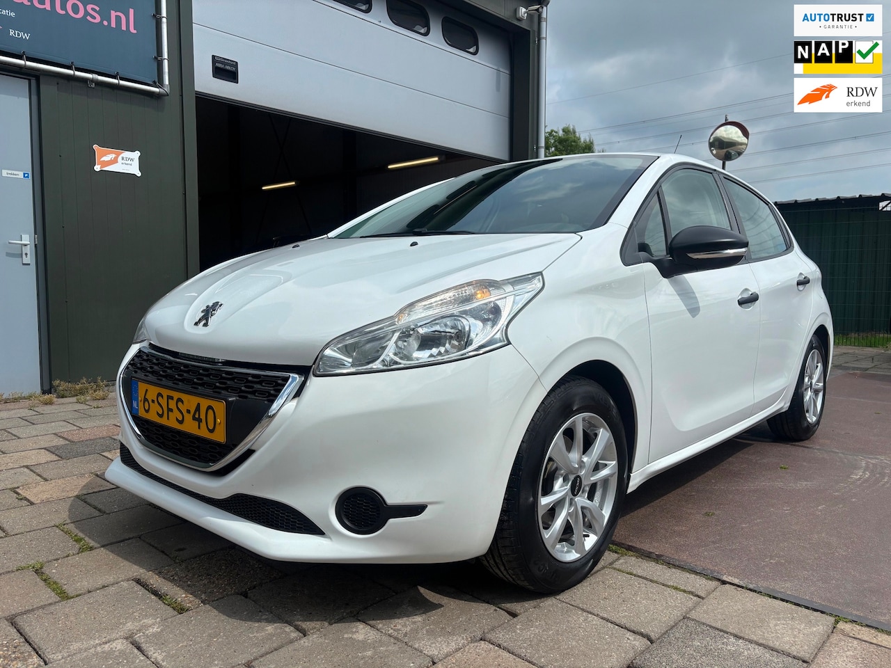 Peugeot 208 - 1.0 VTi Access Airco Cruise 80dkm NAP 5 deurs - AutoWereld.nl