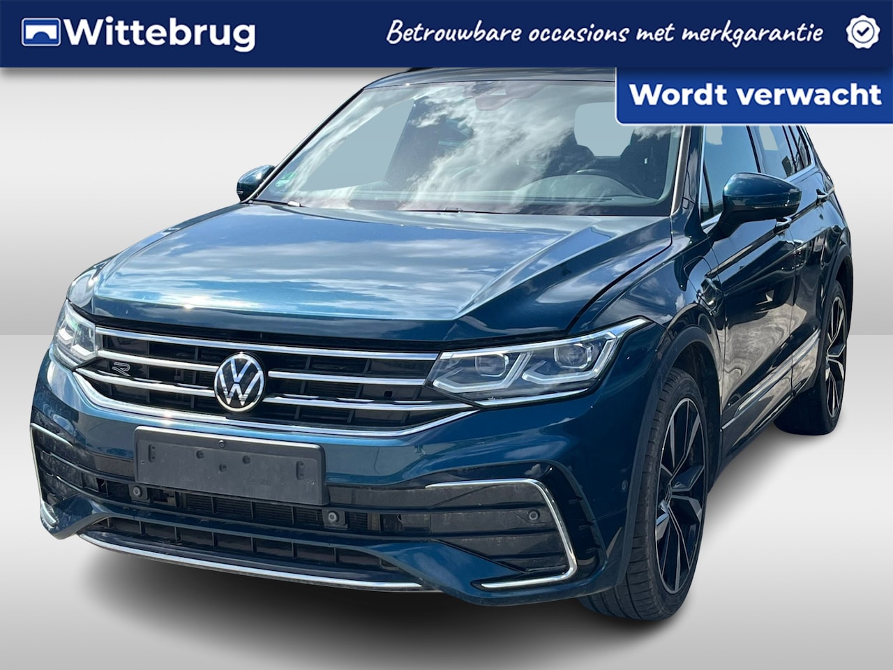 Volkswagen Tiguan - 1.4 TSI 245 pk DSG eHybrid R-Line Business / Panorama dak / Trekhaak / Lederen bekleding / - AutoWereld.nl