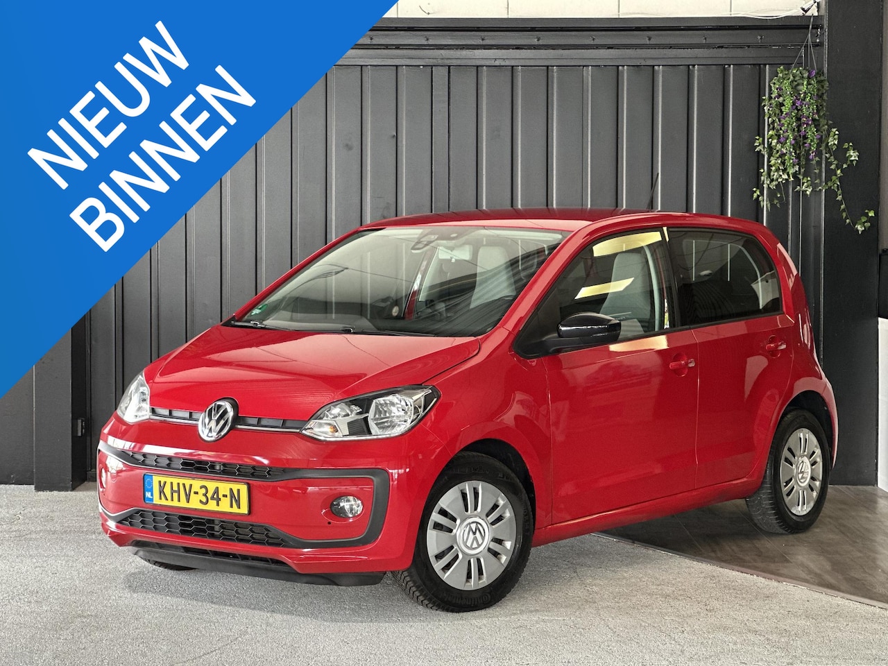 Volkswagen Up! - 1.0 EcoFuel move up! | Stoelverwarming | Cruise Control | Parkeersensor Achter | Hill Hold - AutoWereld.nl