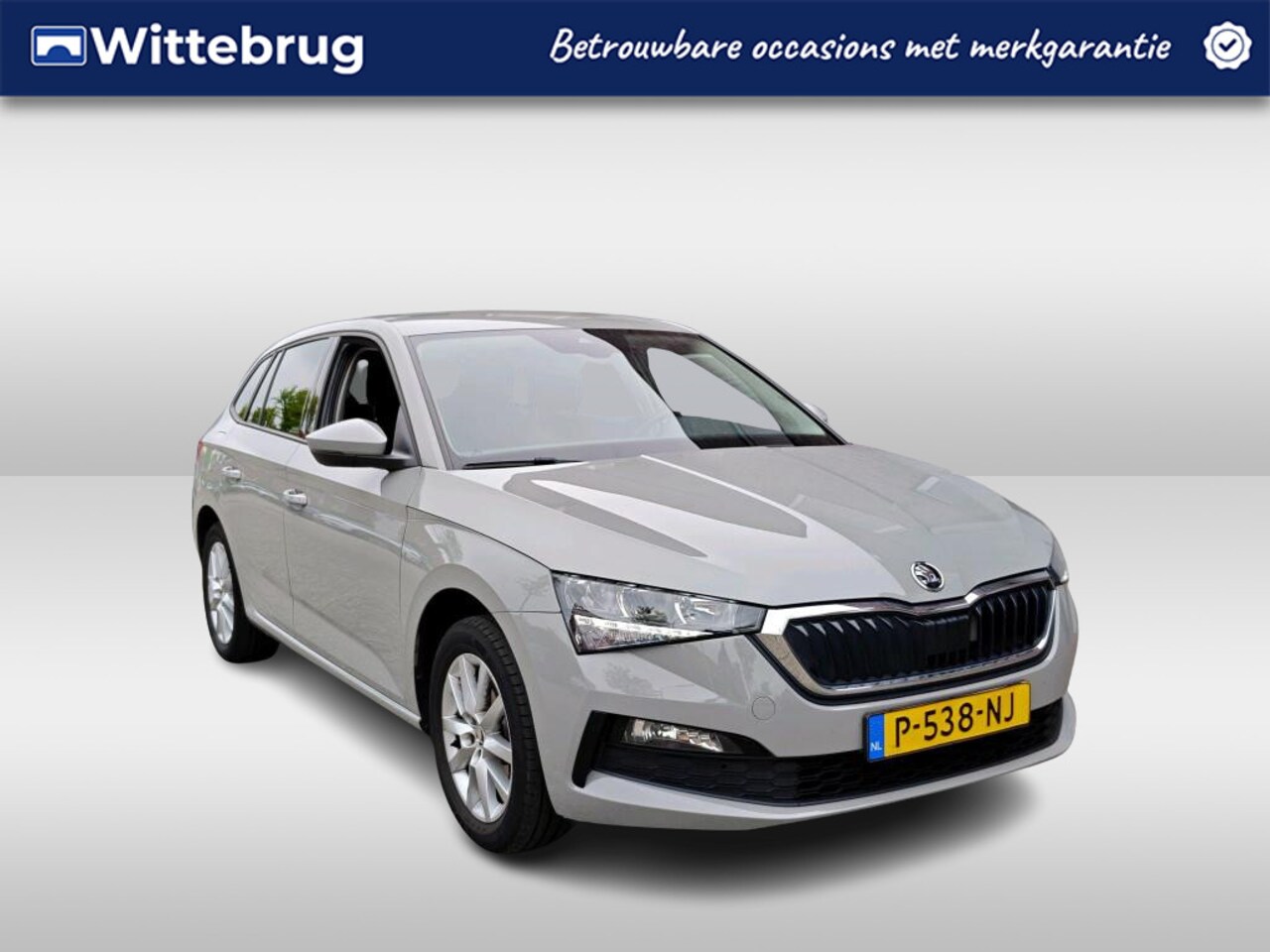 Skoda Scala - 1.0 TSI Ambition / CRUISE/ CLIMATE/ PARK. SENSOREN/ DAB/ SMARTLINK/ LED/ 16" LMV - AutoWereld.nl