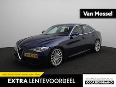 Alfa Romeo Giulia - 2.0T 200pk Aut. Super | Leder | Navigatie | Parkeersensoren | Sport pack